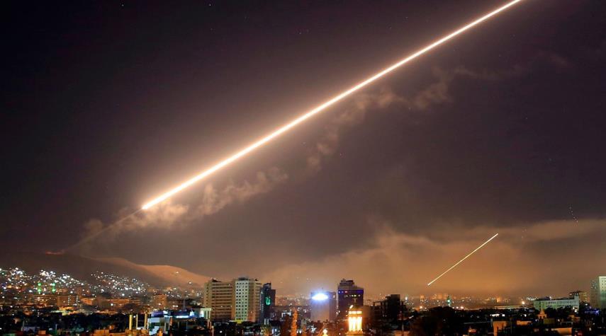 مقابله پدافند هوایی سوریه با اهداف متخاصم در جنوب دمشق