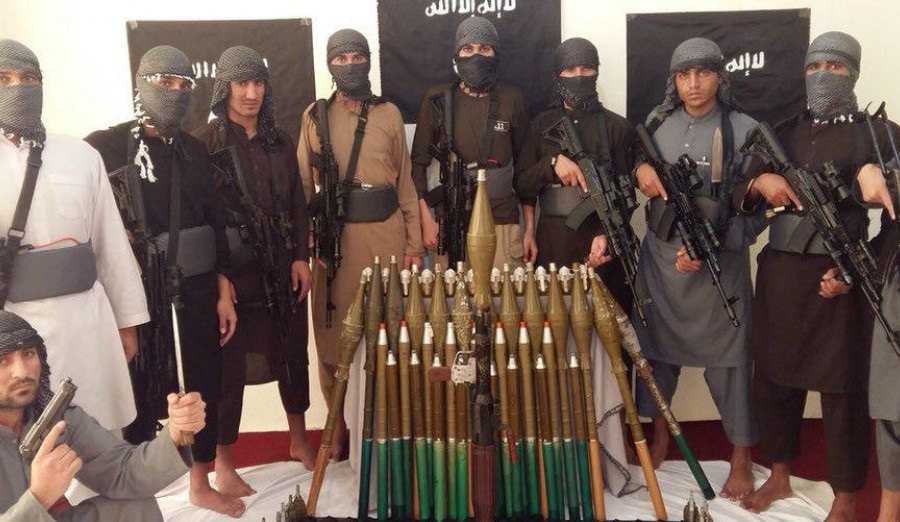 تسلیم شدن ۲۲ عضو دیگر داعش به دولت افغانستان