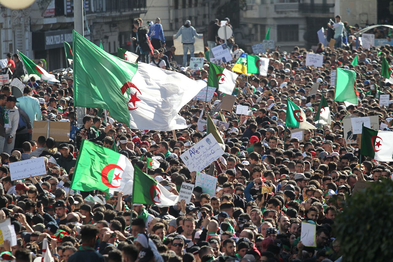 مخالفان برگزاری انتخابات ریاست جمهوری در الجزایر تظاهرات کردند