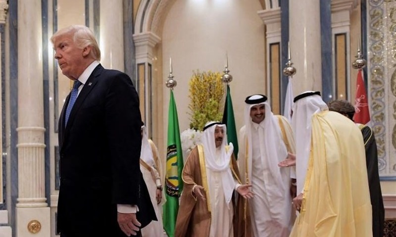 بلومبرگ: کشورهای عربی، ترامپ را در برابر ایران تنها می‌گذارند