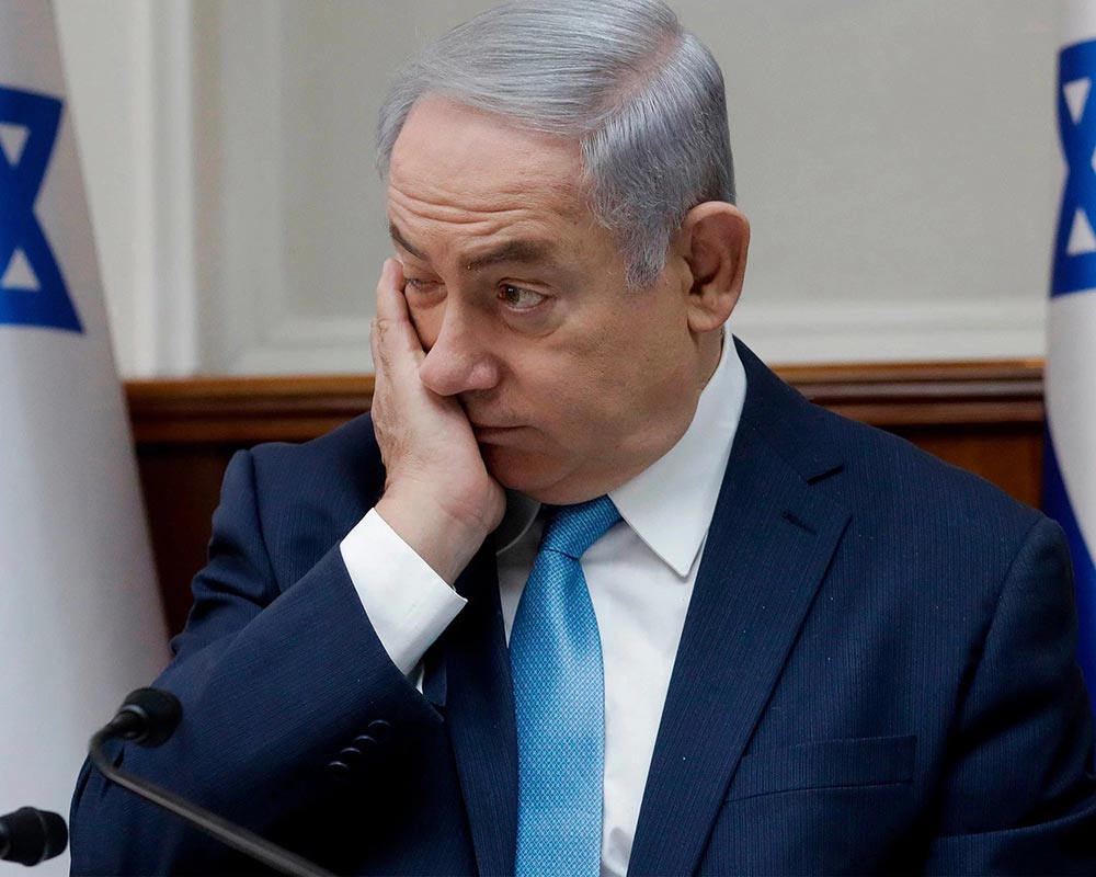 نتانیاهو در تنگنای سیاسی و قضایی 