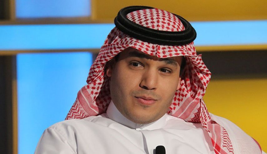 إعلامي سعودي يتطاول على والد أمير قطر بعد فوز المنتخب السعودي