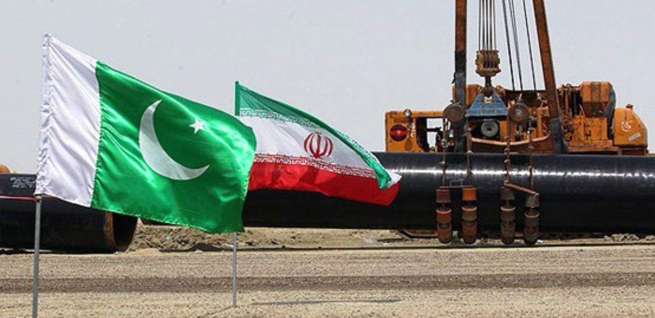 کارشناس پاکستانی نادیده گرفتن تحریمها علیه ایران را خواستار شد 