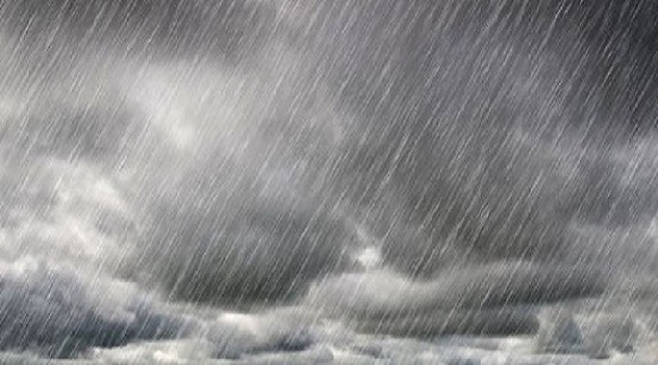 متنبئ جوي :أمطار غزيرة وضباب كثيف تجتاج العراق  يوم غد الاثنين