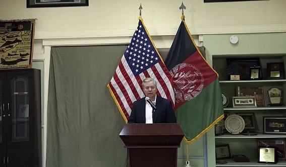 سناتور گراهام: آمریکا از افغانستان خارج می‌شود