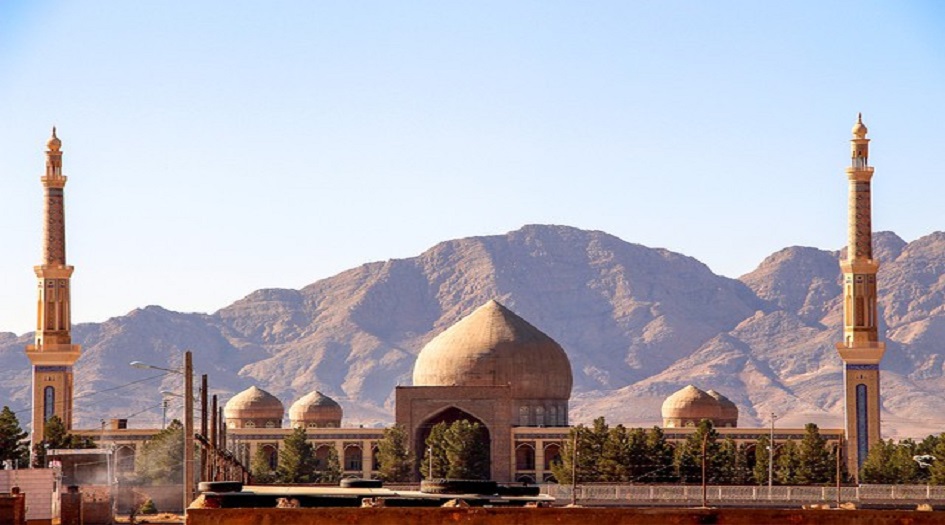 عشرات السياح الاجانب يزورون مدينة خواف شرق ايران