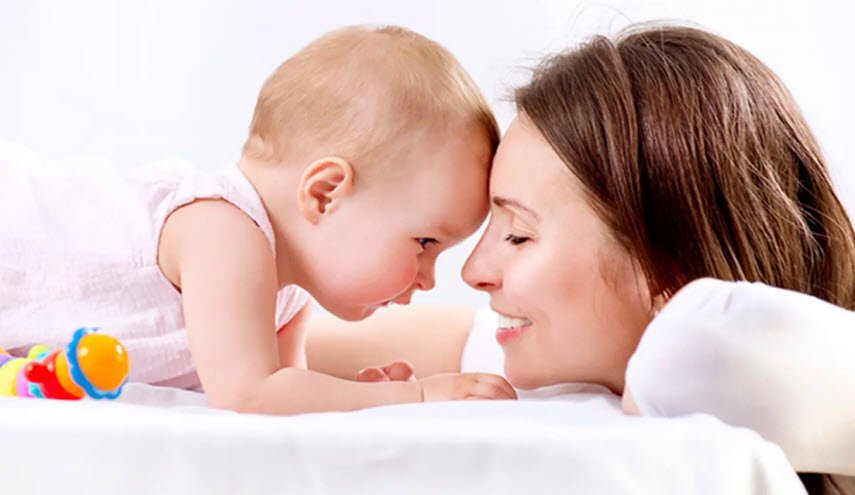 التفاعل الإيجابي يعزز قدرة أدمغة الأمهات والرضع