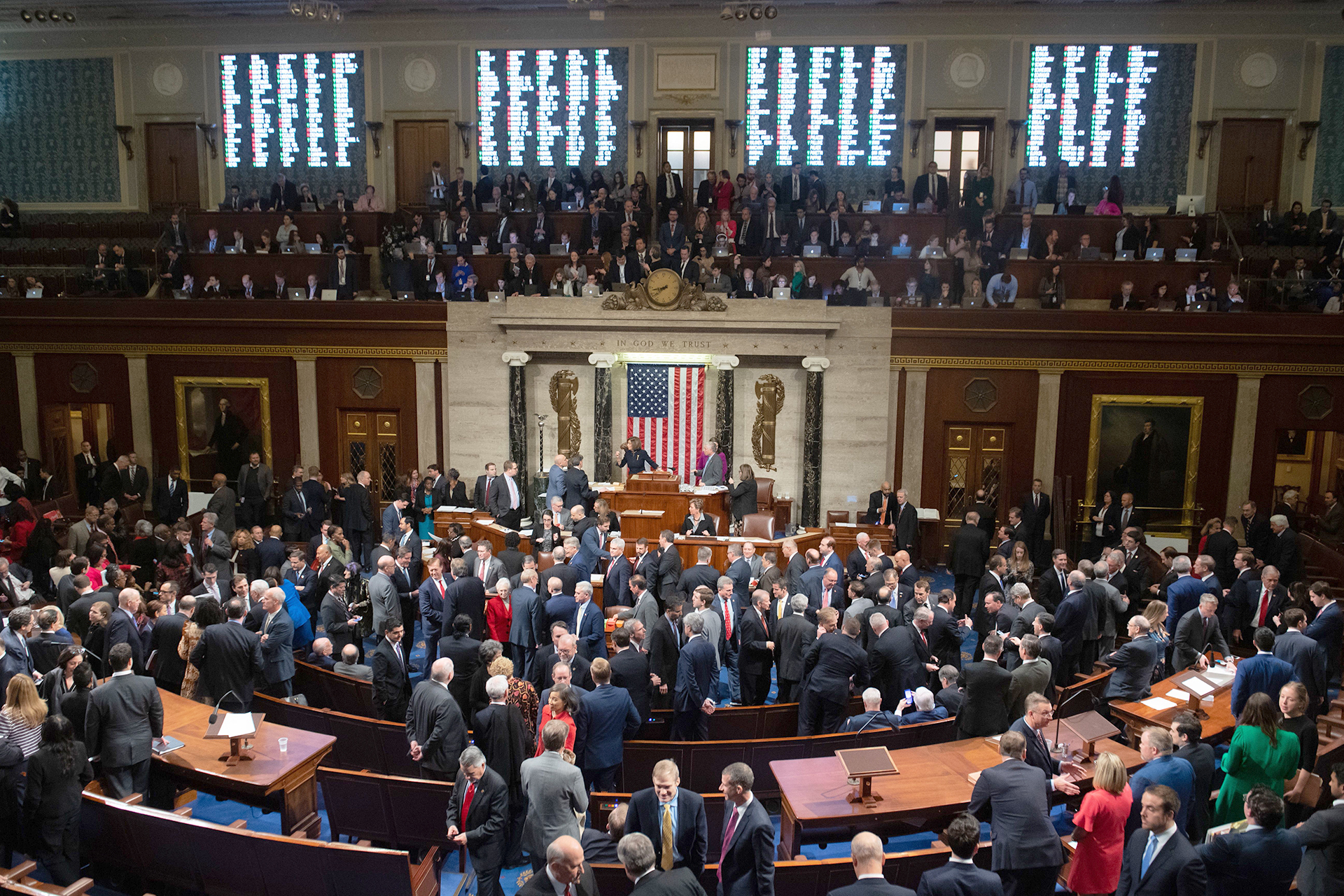 تصویب قطعنامه کاهش اختیارات جنگی ترامپ در مجلس نمایندگان آمریکا 
