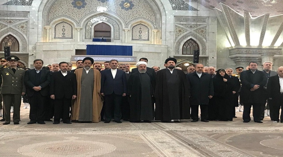 في ذكرى انتصار الثورة الاسلامية الرئيس روحاني يزور مرقد الامام الخميني (رض)