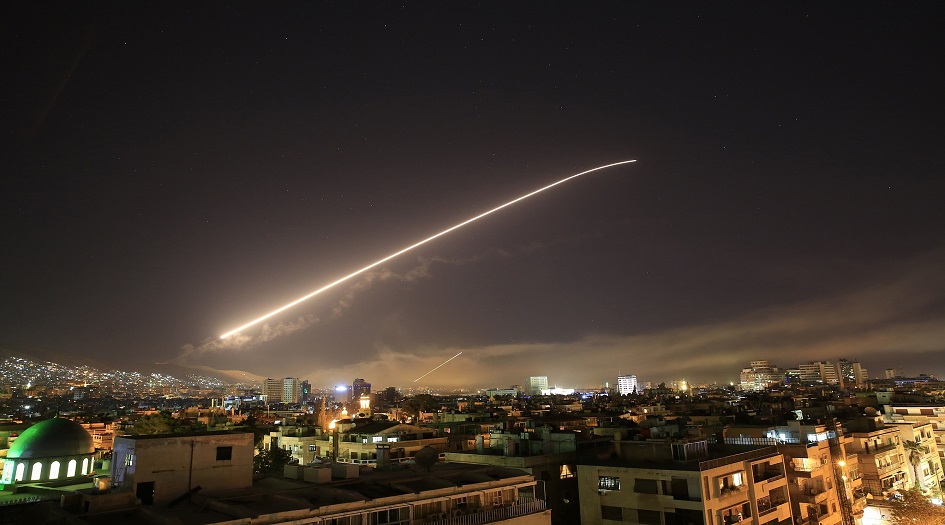 الدفاعات الجوية السورية تتصدى لصواريخ صهيونية في سماء دمشق