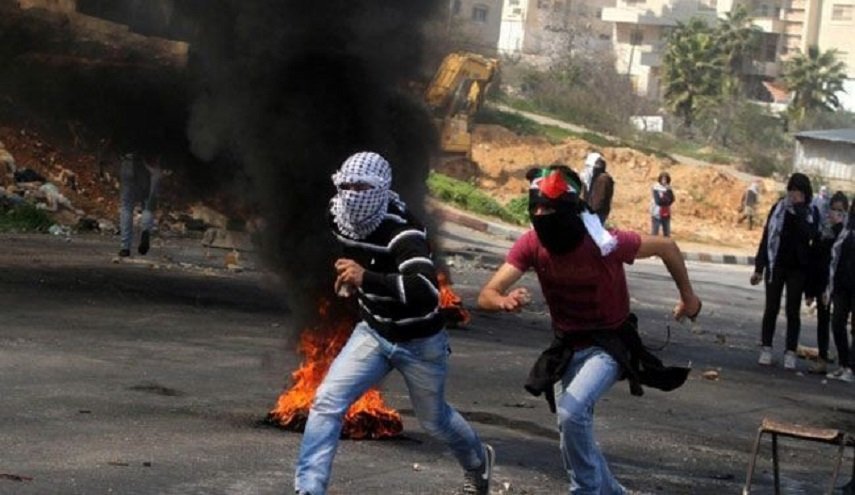  إصابة عدد من الفلسطينيين بقمع قوات الاحتلال في مسيرات بالضفة الغربية 