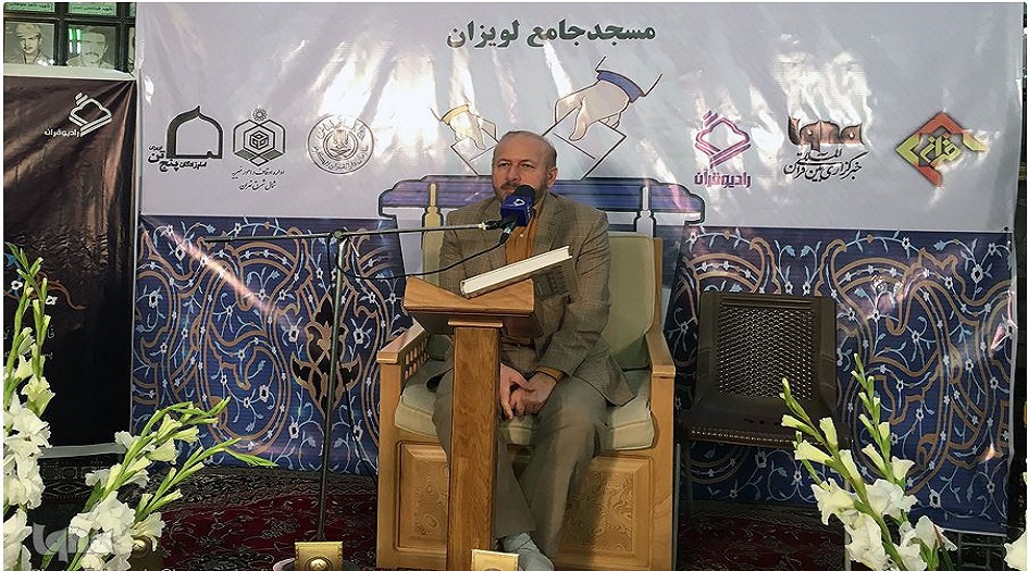 بالصور.. إقامة محفل قرآني على هامش الانتخابات البرلمانية الايرانية