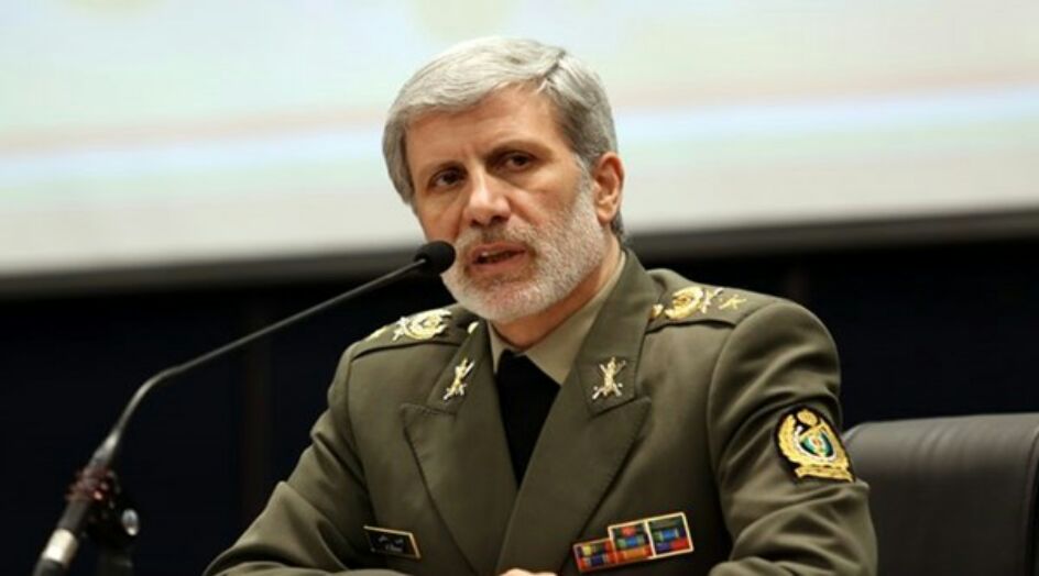 وزير الدفاع الايراني يوعز بإنتاج 20 الف ليتر من محاليل التعقيم يوميا
