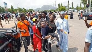 نيجيريا... إستشهاد متظاهرين برصاص قوات الأمن