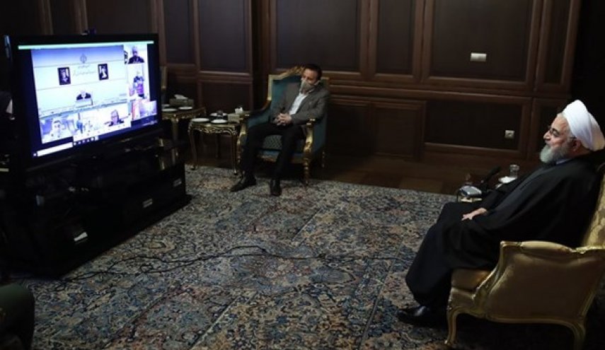 روحاني يشكر قائد الثورة على مرسوم تنشيط المقر الصحي للقوات المسلحة