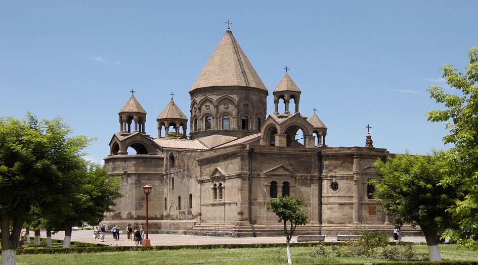 إيران تقترح تنظيم ندوة بعنوان "حوار الأديان" في أرمينيا