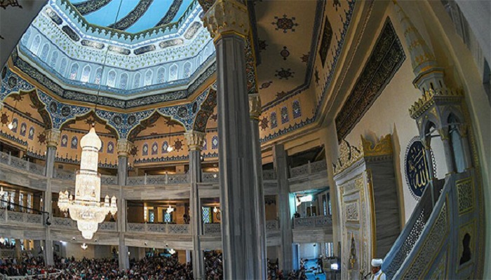 تلاوة القرآن على مدار الساعة في مسجد موسكو الكبير لدرء خطر كورونا