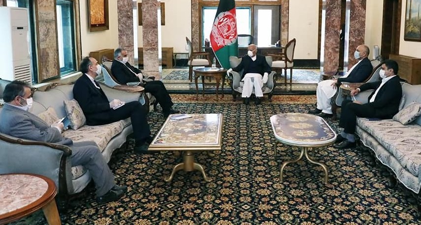 کرونا و روند صلح؛ محور نشست نماینده ویژه ایران در امور افغانستان و اشرف غنی