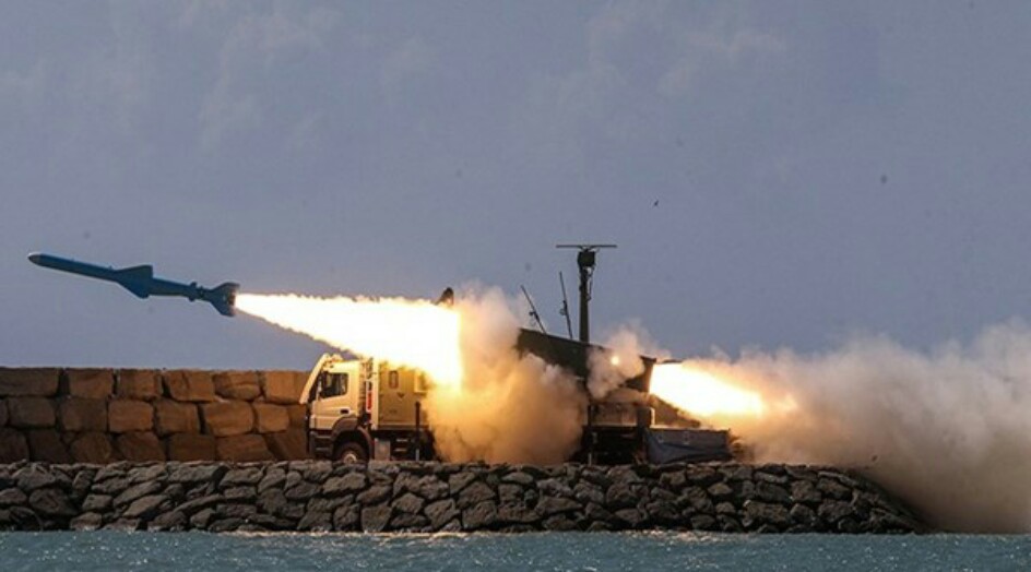 الادميرال تنكسيري: رفعنا مدى صواريخ القوة البحرية للحرس الثوري إلى 700 كيلومتر