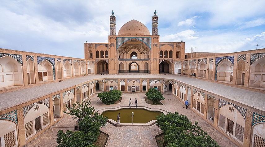 مسجد آقا بزرگ کاشان؛ با بزرگترین گنبد قاجاری +عکس