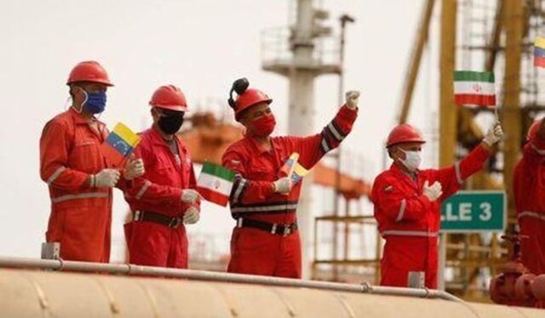 موظفو الشركة الوطنية لناقلات النفط يبعثون رسالة ثناء الى قائد الثورة