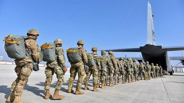 تعداد نیروهای متحدان آمریکا در عراق به نصف کاهش یافت