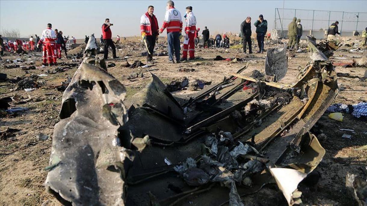 درخواست ایران از فرانسه برای بازخوانی جعبه‌ سیاه هواپیمای اوکراینی