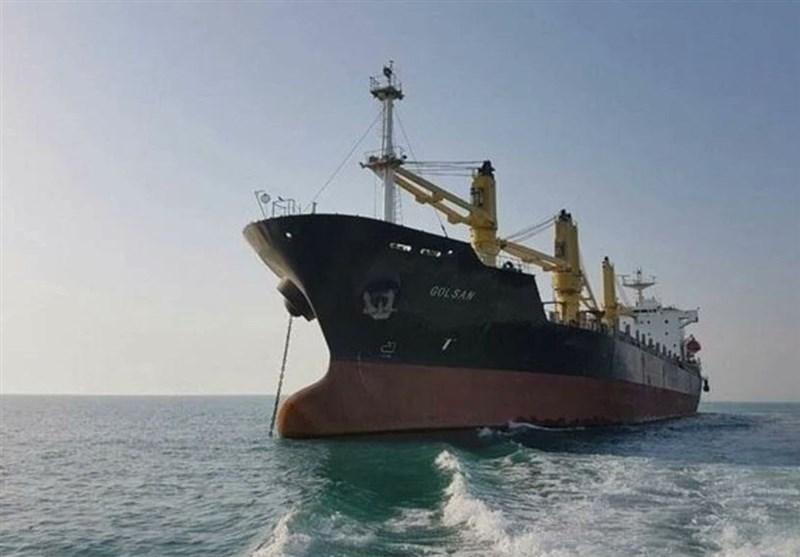 کشتی حامل مواد غذایی ایران به آبهای ونزوئلا رسید