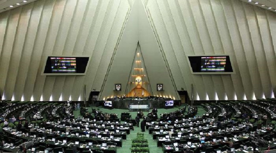 اجتماع مغلق للبرلمان الايراني بحضور وزير الدفاع