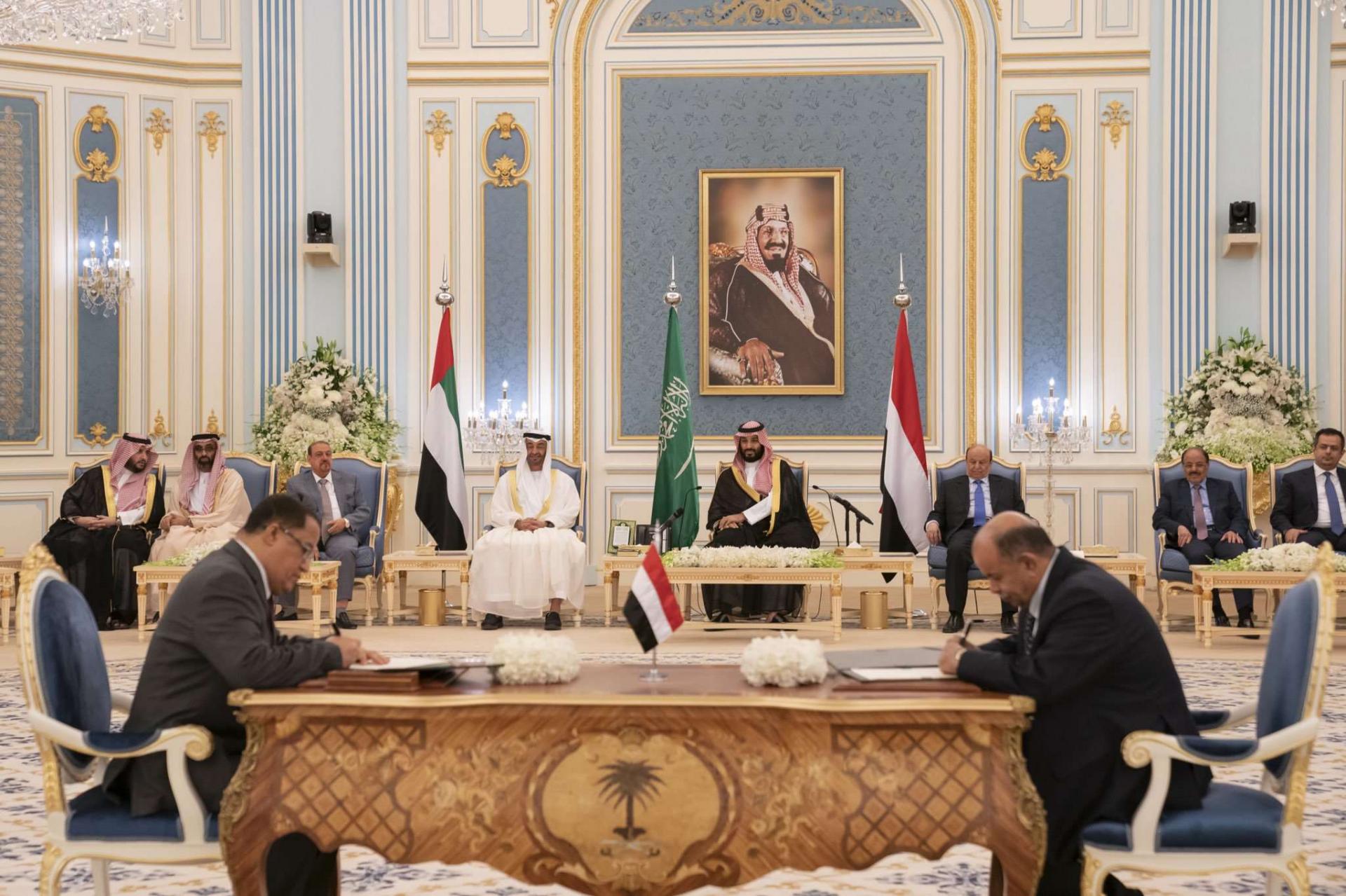 عربستان در پی اصلاح توافق ریاض ؛ سردرگمی آل سعود در یمن