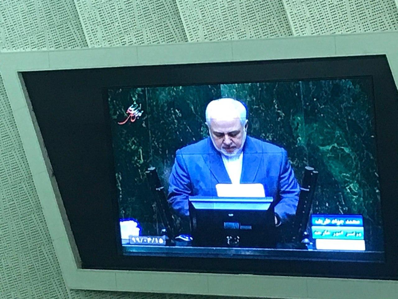 ظریف در صحن علنی مجلس:  حذف دلار از مبادلات را با تهاتر دنبال کرده‌ایم