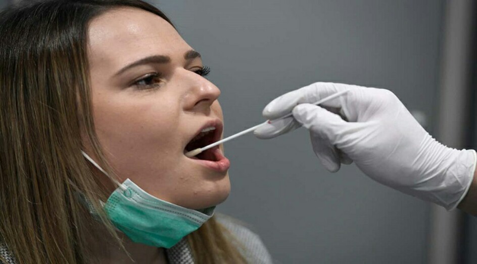 علامات مفاجئة تظهر في الفم عند الإصابة بكورونا