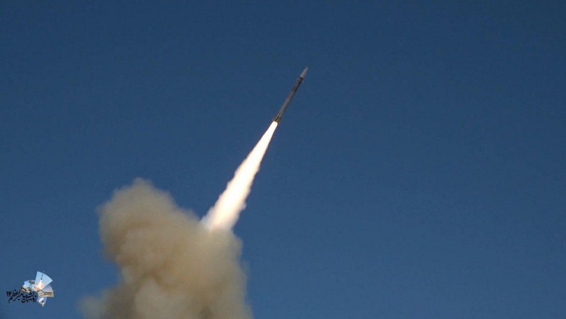 صاروخ باليستي جديد للحرس الثوري بمنصة اطلاق مميزة + صور