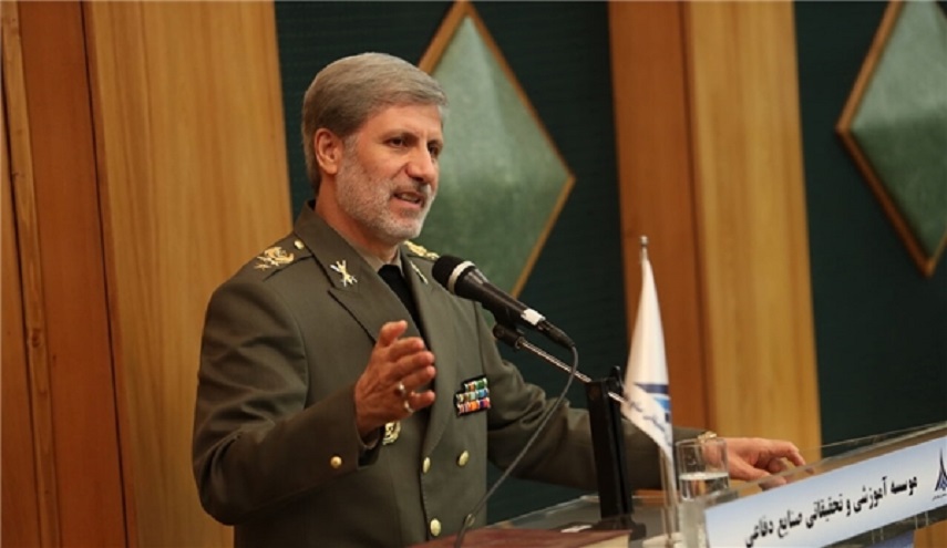 وزير الدفاع يثمن الاهتمام الخاص لقائد الثورة الاسلامية بالمنتجات الدفاعية