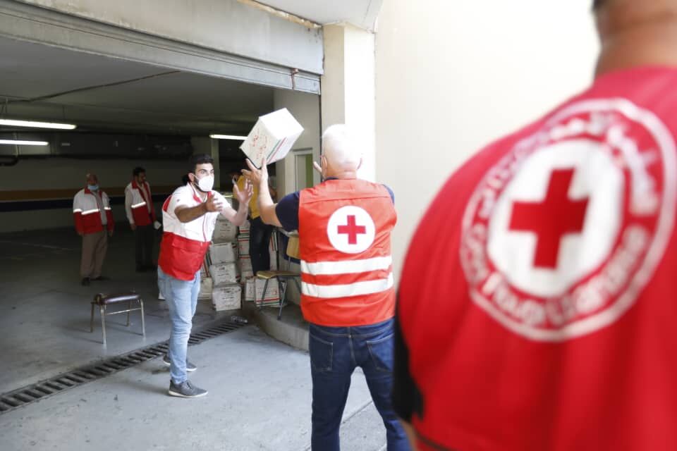 ارسال محموله کمکهای هلال احمر برای صلیب سرخ لبنان