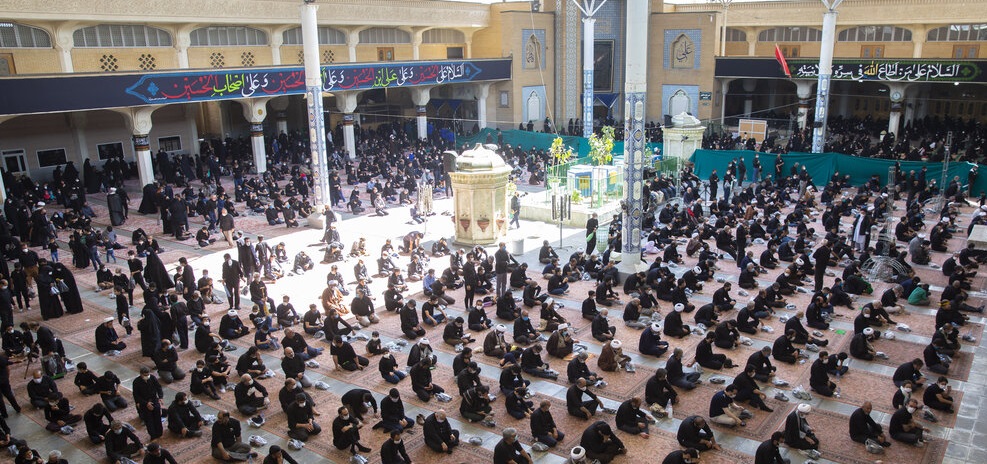 بالصور: مراسم عاشوراء الحسين (ع) في المدن الايرانية