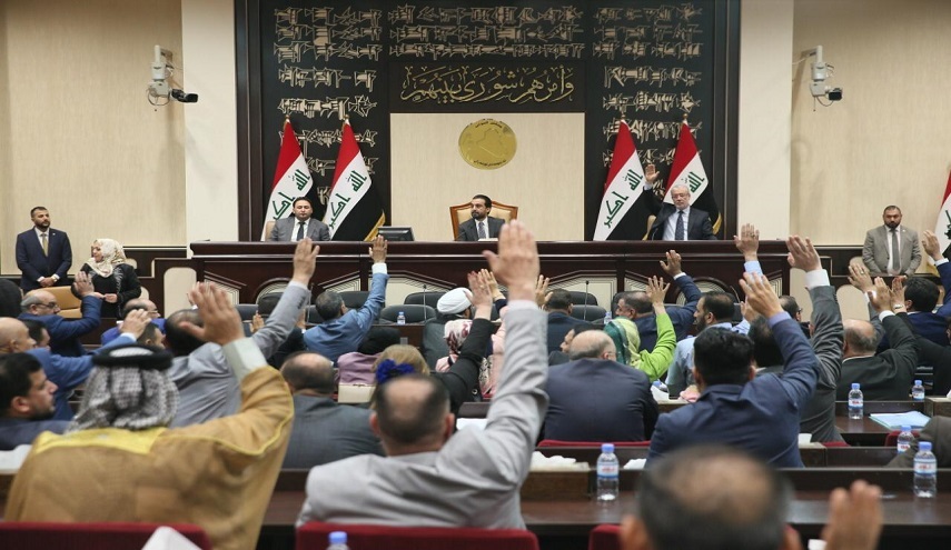 نواب عراقيون يؤكدون إلزام الحكومة باخراج القوات الأميركية