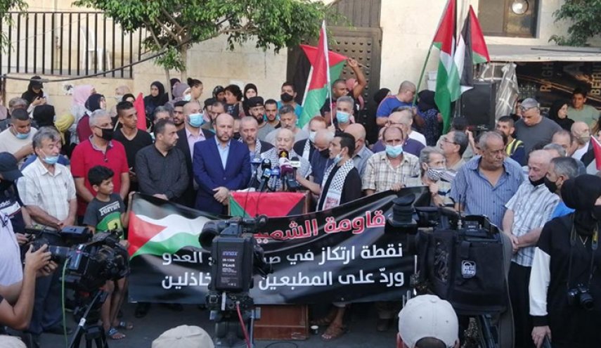 الفصائل الفلسطينية تنظم وقفة احتجاج في مخيم برج البراجنة رفضا للتطبيع