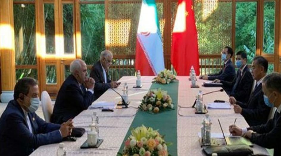 ظريف يصف مباحثاته مع نظيره الصيني بأنها بناءة