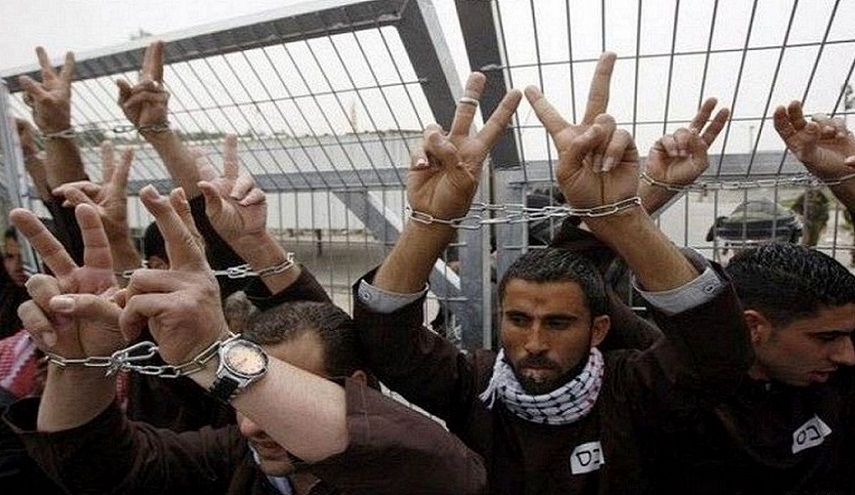 40 أسيرا في سجون الاحتلال يضربون عن الطعام إسناداً للأسير ماهر الأخرس