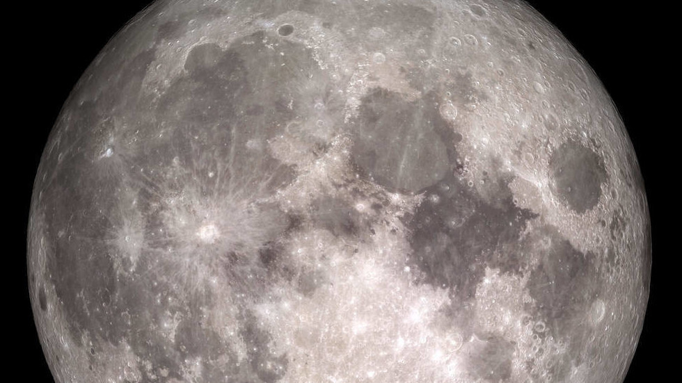 ناسا تستعد للإعلان عن "اكتشاف جديد مثير" حول القمر بداية الأسبوع المقبل