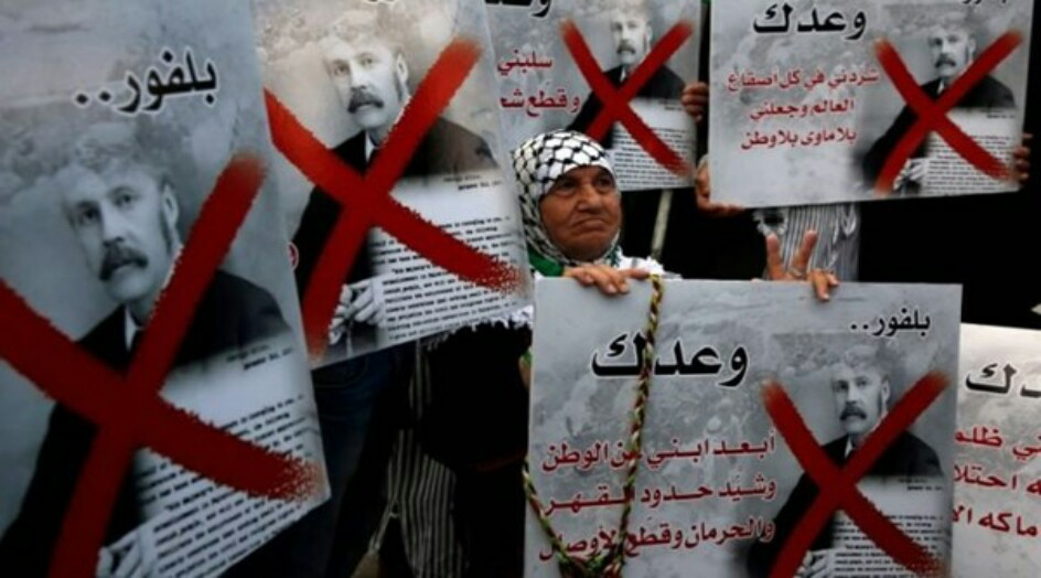 الفلسطينيون يؤكدون على “خيار المقاومة” وينددون بالتطبيع
