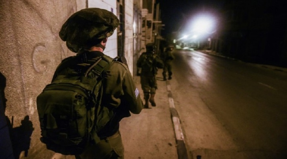 الاحتلال الإسرائيلي يشن حملة مداهمات واعتقالات في الضفة الغربية