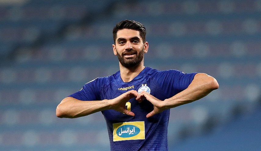 لاعب الوسط الايراني "كريمي" يصل الدوحة للتعاقد مع نادي قطر