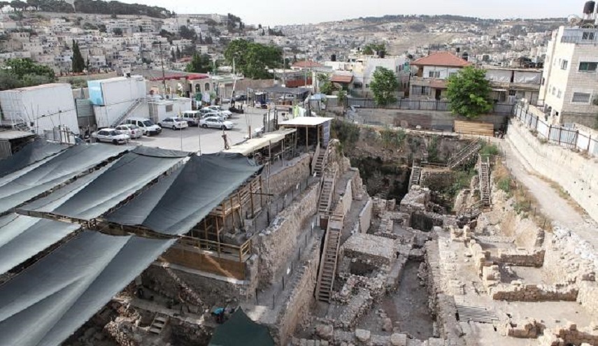 خبير فلسطيني: الكيان الإسرائيلي يسرق الآثار الإسلامية بالقدس المحتلة