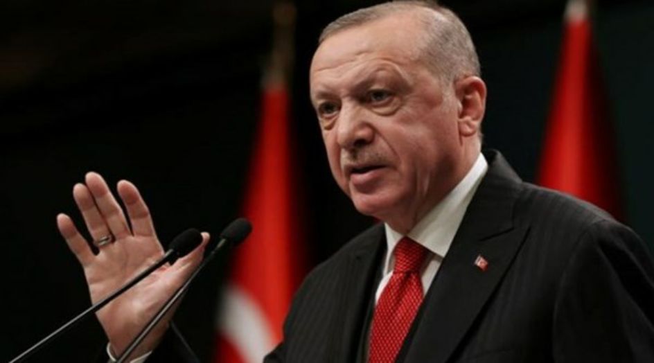 وزير الخارجية التركي يهاتف ظريف ويؤكد ان أردوغان لم يكن على دراية بحساسية الشعر