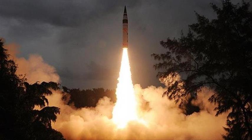 الهند تنجح في تجربة صاروخين باليستيين