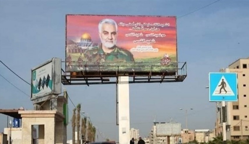 صورة ضخمة للشهيد سليماني في شوارع غزة تثير هلع الصهاينة