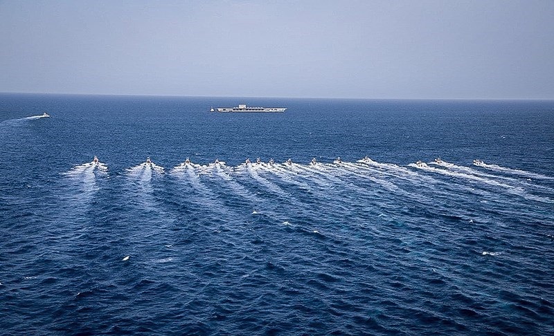 رژه بزرگ شناورهای بسیج در خلیج فارس