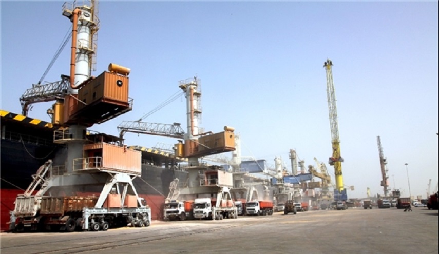 تفريغ وشحن مايزيد عن 25 مليون طن في ميناء الامام الخميني (ره)